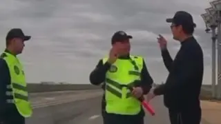 Видео необычного диалога полицейского и водителя завирусилось в Казнете