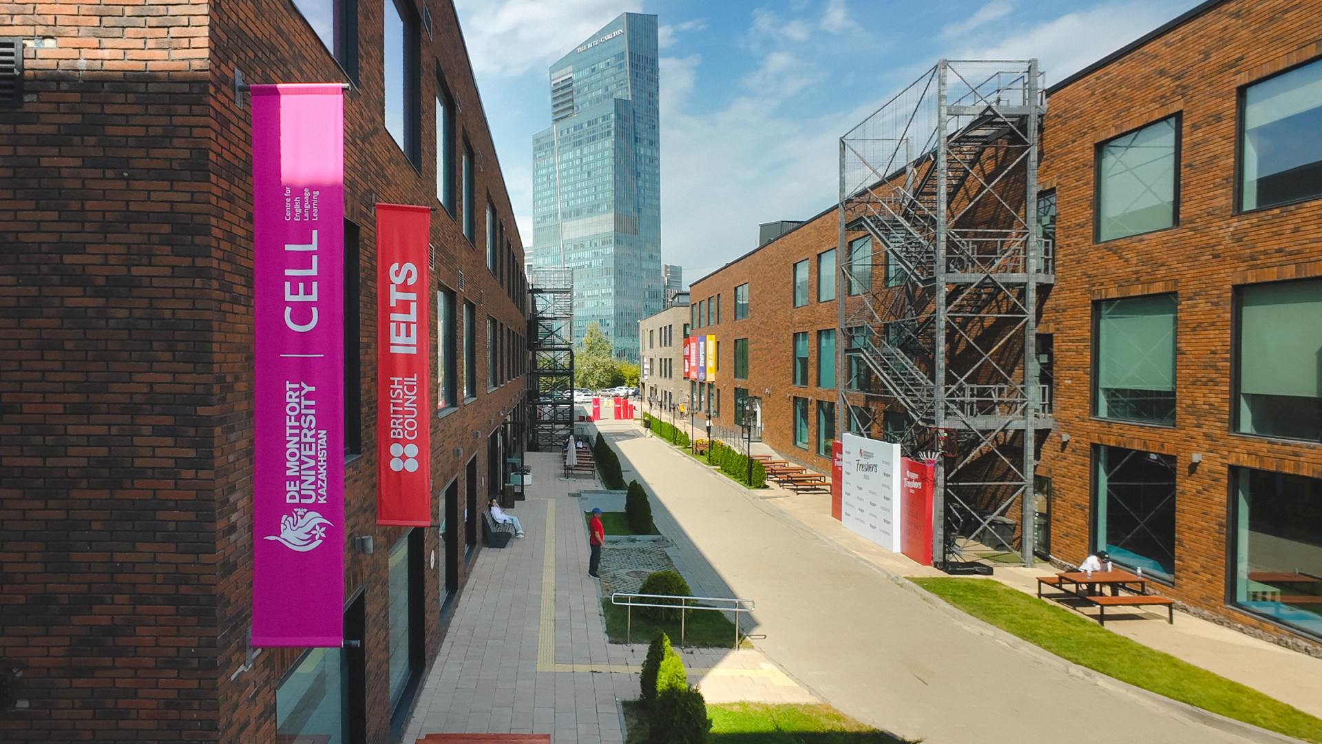 Британский вуз выделил более 200 грантов до 50 процентов для выпускников из Казахстана