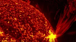 Мощнейшие вспышки произошли на Солнце