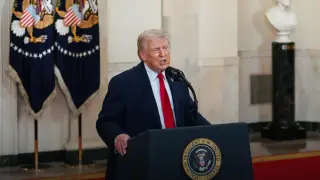 Трампа и первую леди США экстренно эвакуировали с ужина в Вашингтоне