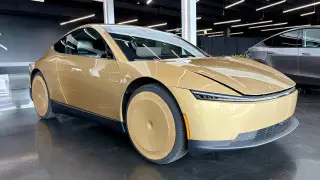 Tesla показала тесты серийного беспилотного Cybercab