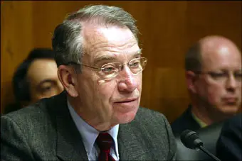 Американский сенатор попросил Microsoft уволить иностранцев                                                                                                    