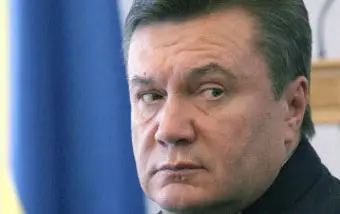 Виктор Янукович находится в больнице рядом с  главой "Нафтогаза"