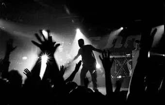 Глухие услышат концерт рок-музыки