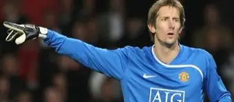 Ван дер Сар согласился выступать за "Манчестер Юнайтед" еще год