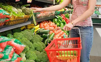 Из-за девальвации в России подорожали продукты питания