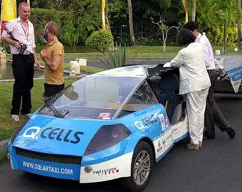 "Солнцемобиль" совершил кругосветное путешествие