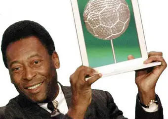 Пеле обвинил в употреблении наркотиков Роналдо и Робиньо