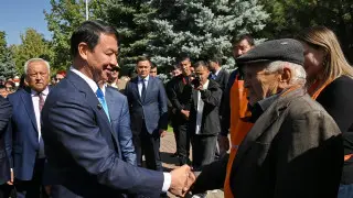 Аким Алматы посетил фестиваль Alma Fest-2025